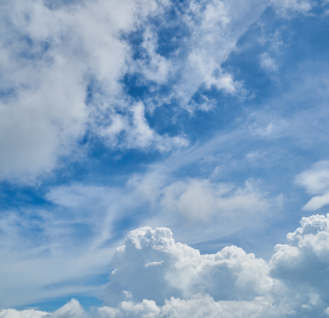 Cielo azulado con nubes